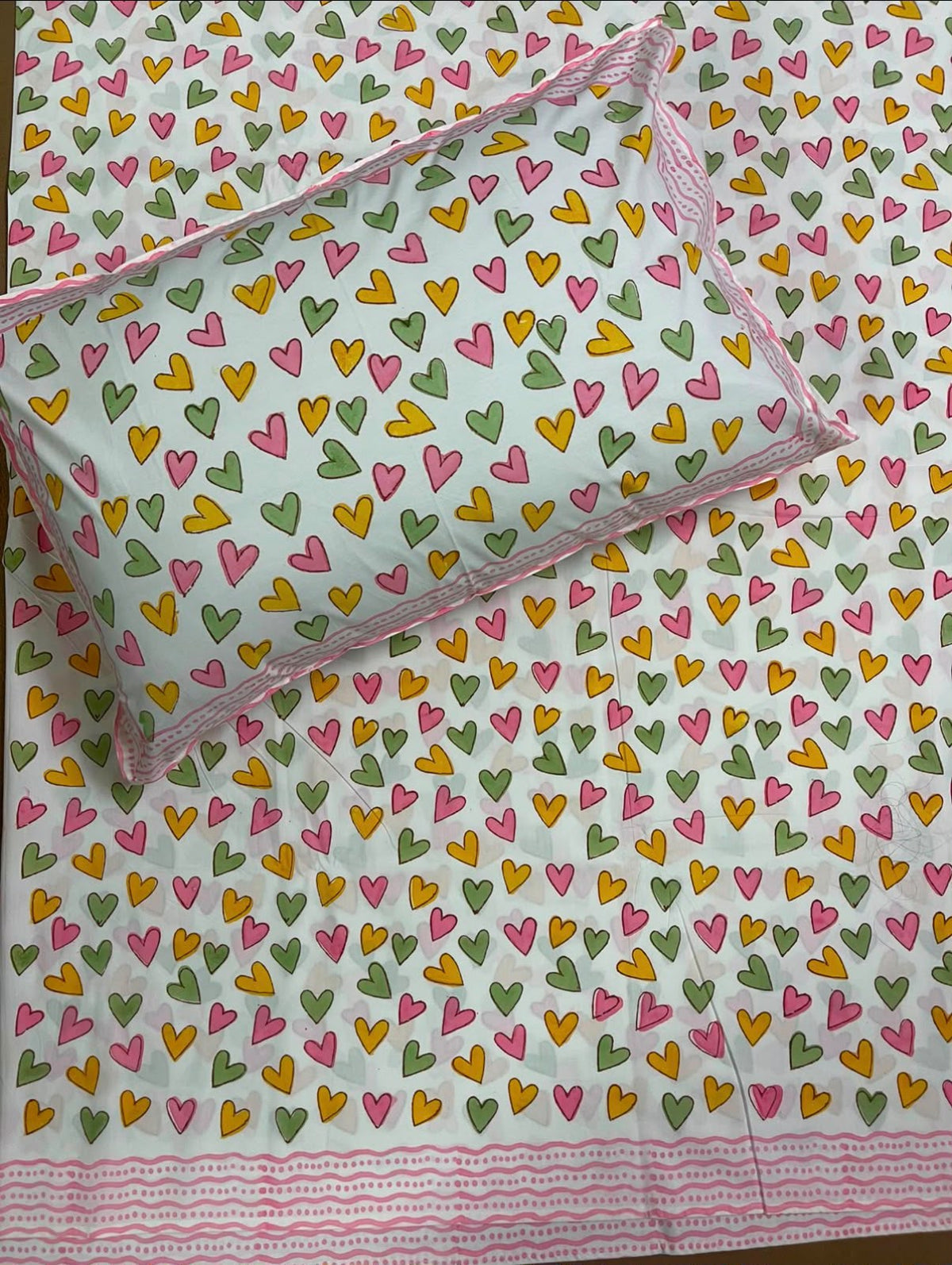 Hand Block Printed 100% Cotton Queen Fitted Bedsheet - Happy Hearts | Gulpankh Canada